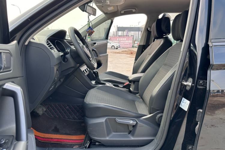 Used Volkswagen Tiguan L 2021 330TSI Automatic Two-Wheel Drive Comfort Edition Interior 2
