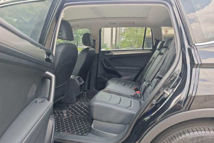 Used Volkswagen Tiguan L 2021 330TSI Automatic Two-Wheel Drive Smart Edition Interior 3