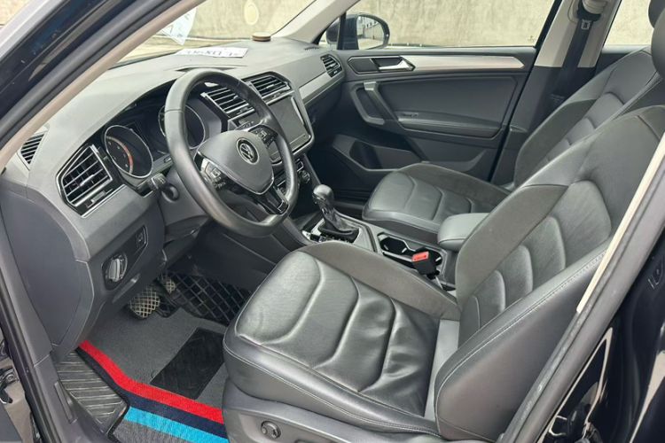 Used Volkswagen Tiguan L 2021 330TSI Automatic Two-Wheel Drive Smart Edition Interior 3