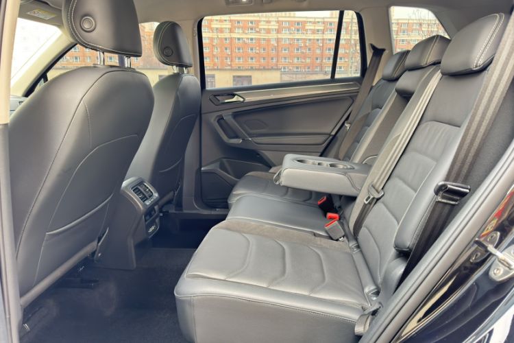 Used Volkswagen Tiguan L 2021 330TSI Automatic Two-Wheel Drive R-Line Enhanced Edition Interior 3