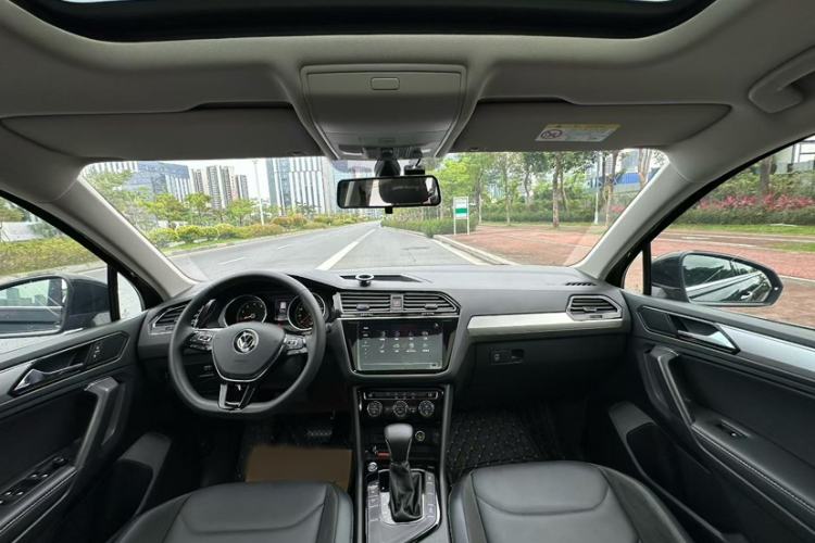Used Volkswagen Tiguan L 2021 330TSI Automatic Two-Wheel Drive Smart Edition Interior 3