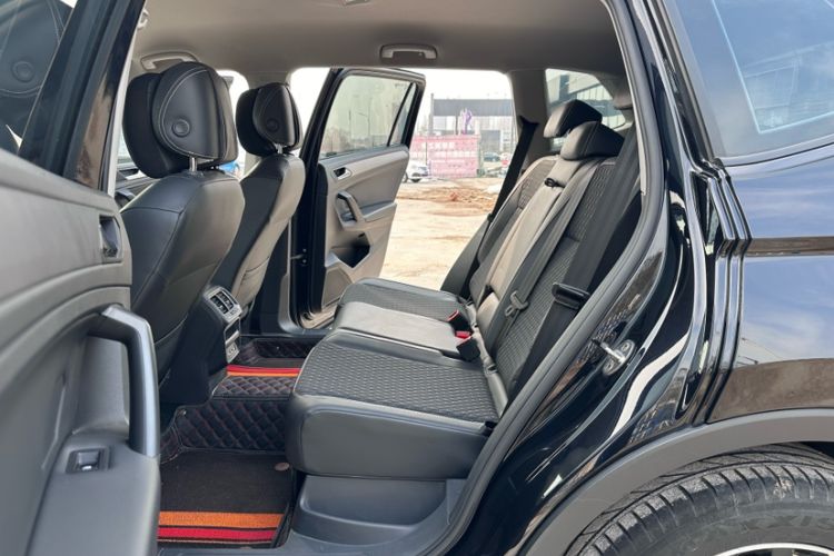 Used Volkswagen Tiguan L 2021 330TSI Automatic Two-Wheel Drive Comfort Edition Interior 3