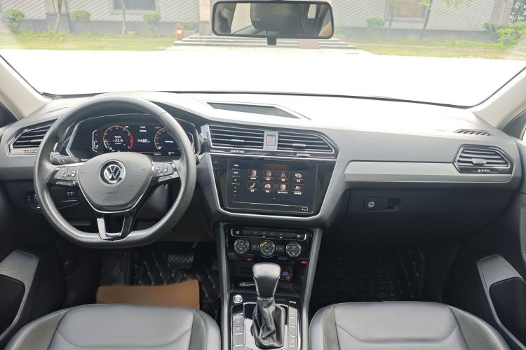 Used Volkswagen Tiguan L 2021 330TSI Automatic Two-Wheel Drive Smart Edition Interior 4