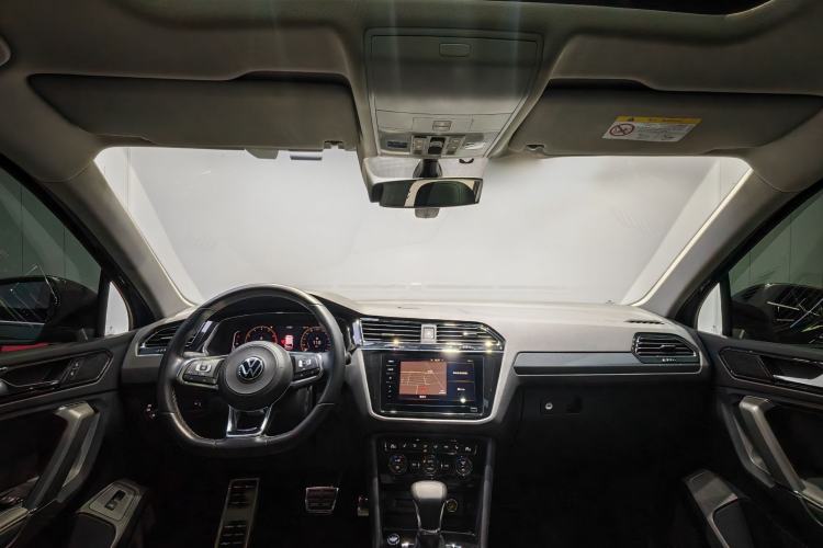 Used Volkswagen Tiguan L 2021 330TSI Automatic Two-Wheel Drive R-Line Flagship Edition Interior 4
