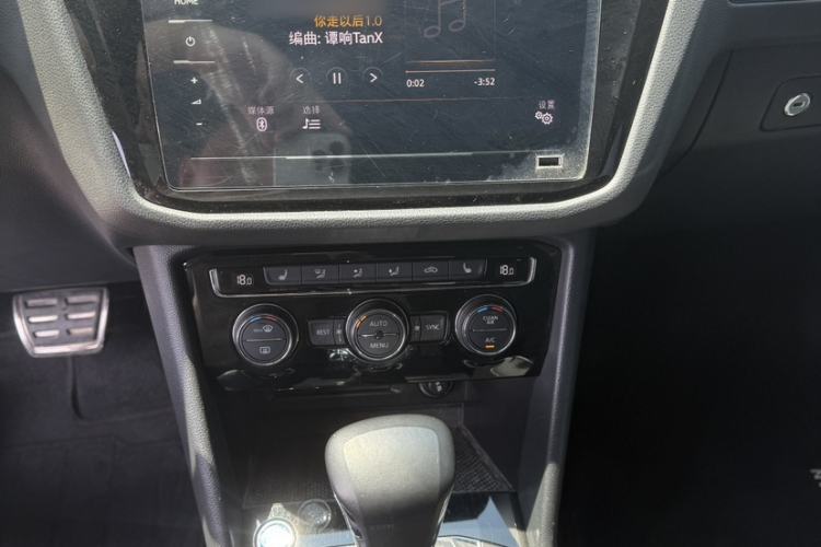 Used Volkswagen Tiguan L 2021 330TSI Automatic Two-Wheel Drive R-Line Flagship Edition Interior 5