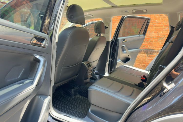 Used Volkswagen Tiguan L 2021 330TSI Automatic Two-Wheel Drive R-Line Enhanced Edition Interior 6