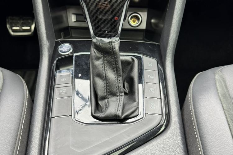 Used Volkswagen Tiguan L 2021 330TSI Automatic Two-Wheel Drive R-Line Enhanced Edition Interior 6