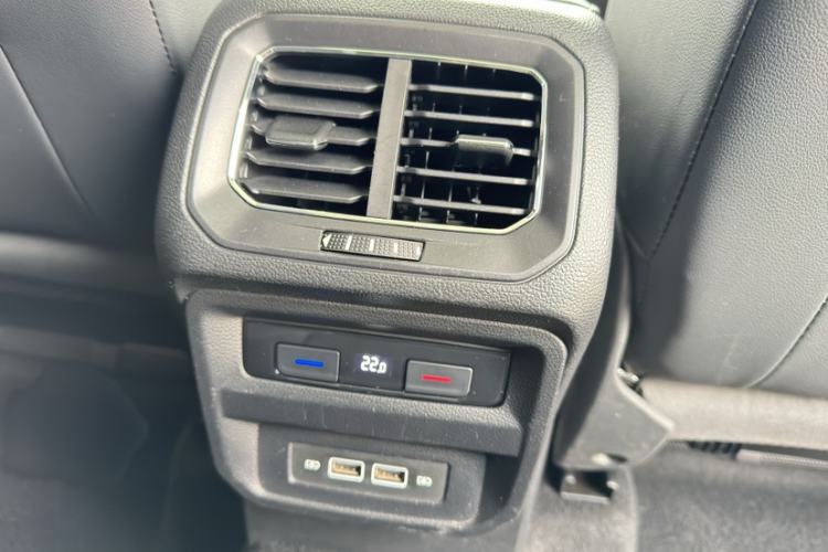 Used Volkswagen Tiguan L 2021 330TSI Automatic Two-Wheel Drive R-Line Enhanced Edition Interior 6