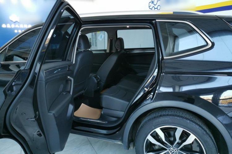 Used Volkswagen Tiguan L 2021 330TSI Automatic Two-Wheel Drive R-Line Enhanced Edition Interior 6
