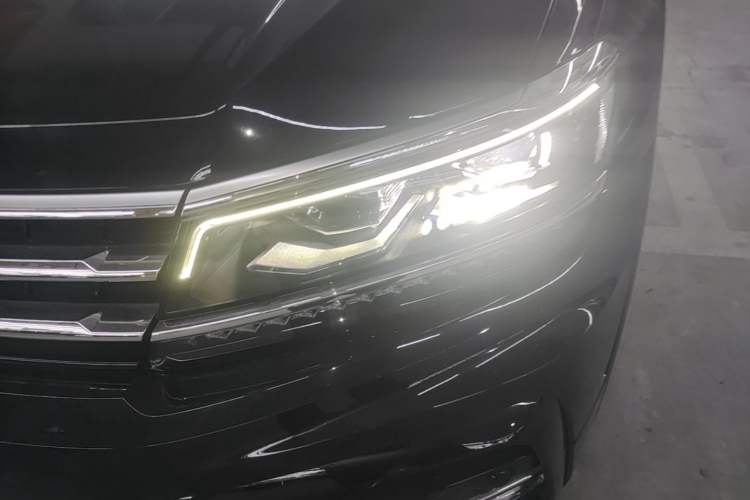 Used Volkswagen Tiguan L 2021 330TSI Automatic Two-Wheel Drive R-Line Flagship Edition Left Front Headlight