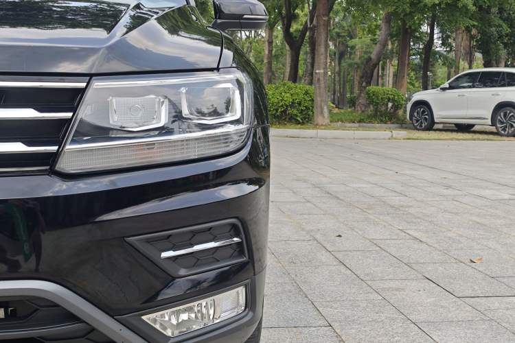 Used Volkswagen Tiguan L 2021 330TSI Automatic Two-Wheel Drive Smart Edition Left Front Headlight