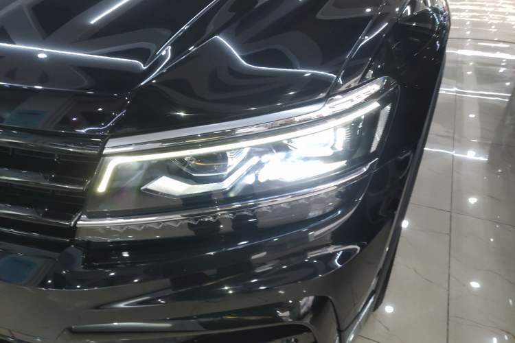 Used Volkswagen Tiguan L 2021 330TSI Automatic Two-Wheel Drive R-Line Flagship Edition Left Front Headlight