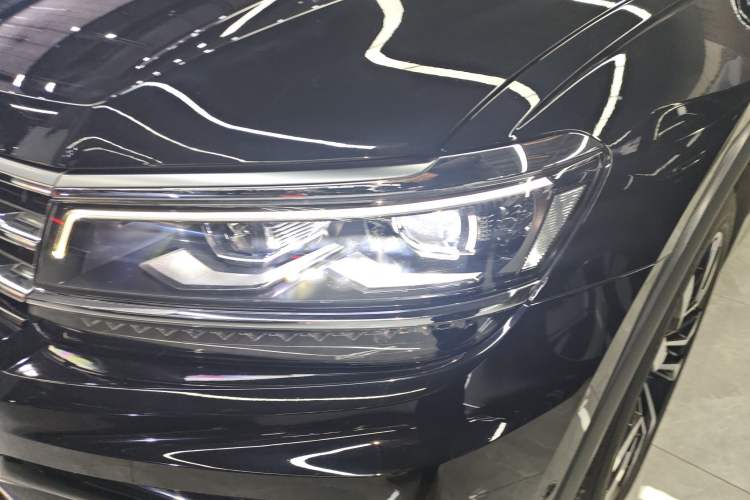 Used Volkswagen Tiguan L 2021 330TSI Automatic Two-Wheel Drive R-Line Flagship Edition Left Front Headlight