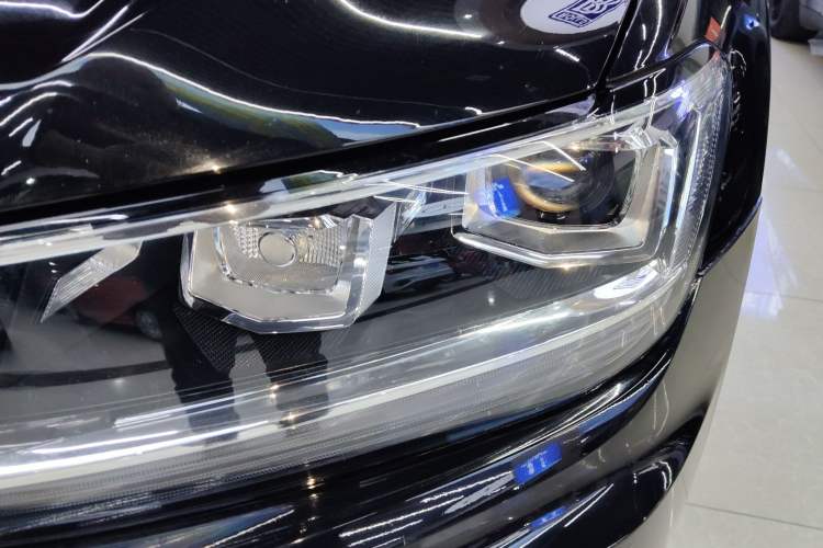 Used Volkswagen Tiguan L 2021 330TSI Automatic Two-Wheel Drive R-Line Enhanced Edition Left Front Headlight