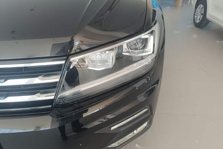 Used Volkswagen Tiguan L 2021 330TSI Automatic Two-Wheel Drive Smart Edition Left Front Headlight