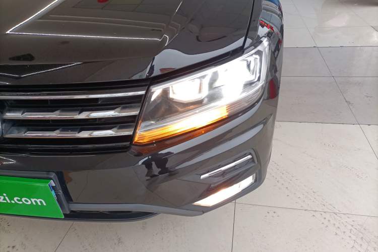Used Volkswagen Tiguan L 2021 330TSI Automatic Two-Wheel Drive Smart Edition Left Front Headlight
