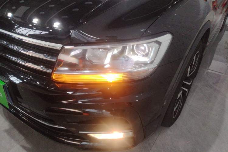 Used Volkswagen Tiguan L 2021 330TSI Automatic Two-Wheel Drive R-Line Enhanced Edition Left Front Headlight