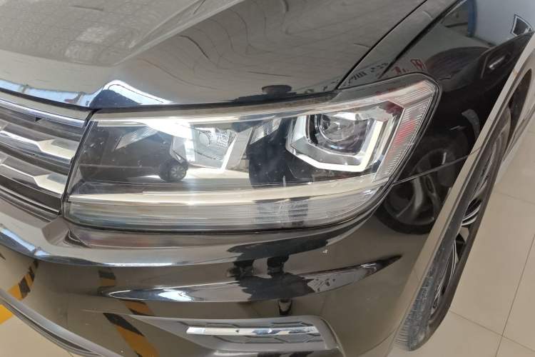 Used Volkswagen Tiguan L 2021 330TSI Automatic Two-Wheel Drive Smart Edition Left Front Headlight