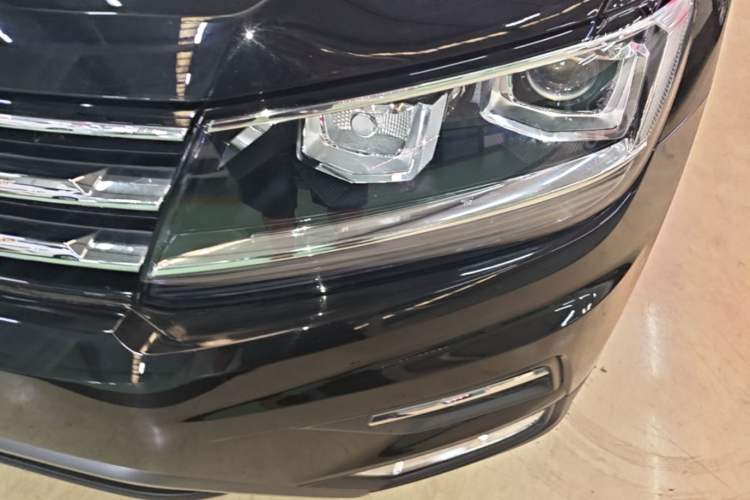 Used Volkswagen Tiguan L 2021 330TSI Automatic Two-Wheel Drive Smart Edition Left Front Headlight