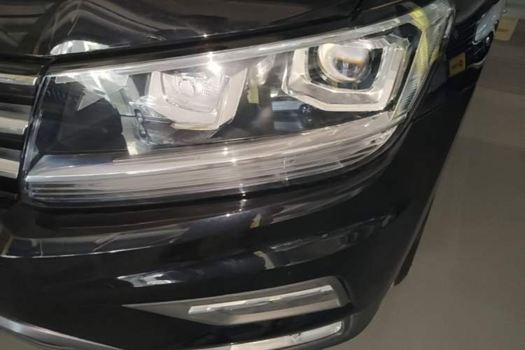 Used Volkswagen Tiguan L 2021 330TSI Automatic Two-Wheel Drive Smart Edition Left Front Headlight