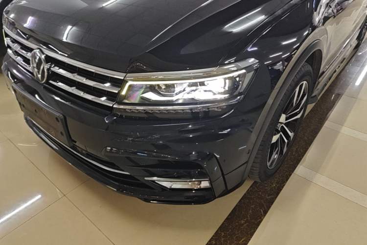 Used Volkswagen Tiguan L 2021 380TSI Automatic All-Wheel Drive R-Line Comfort Plus 7-Seater Left Front Headlight