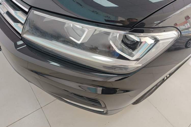 Used Volkswagen Tiguan L 2021 330TSI Automatic Two-Wheel Drive Comfort Edition Left Front Headlight
