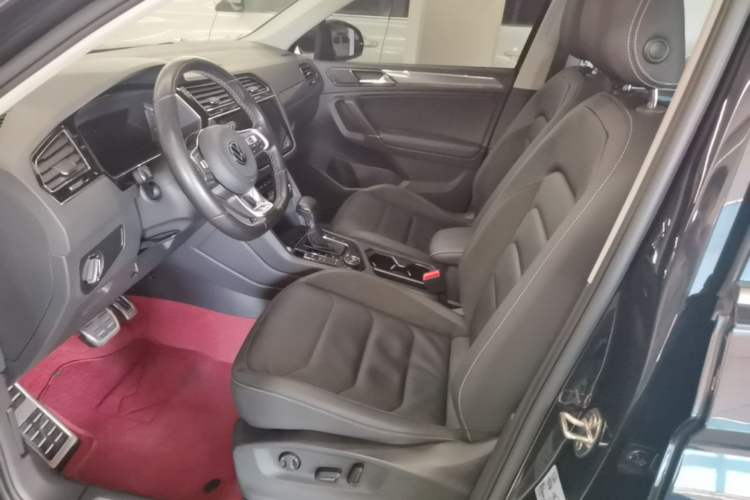 Used Volkswagen Tiguan L 2021 380TSI Automatic All-Wheel Drive R-Line Comfort Plus 7-Seater Left Front Seat