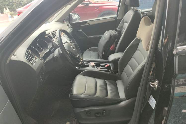 Used Volkswagen Tiguan L 2021 330TSI Automatic Two-Wheel Drive Smart Edition Left Front Seat
