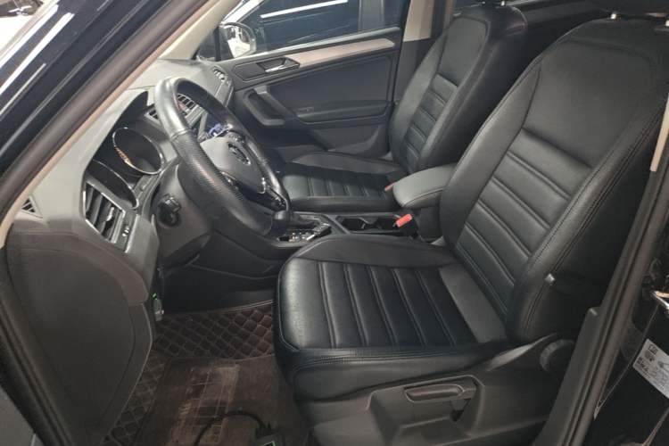 Used Volkswagen Tiguan L 2021 330TSI Automatic Two-Wheel Drive Comfort Edition Left Front Seat