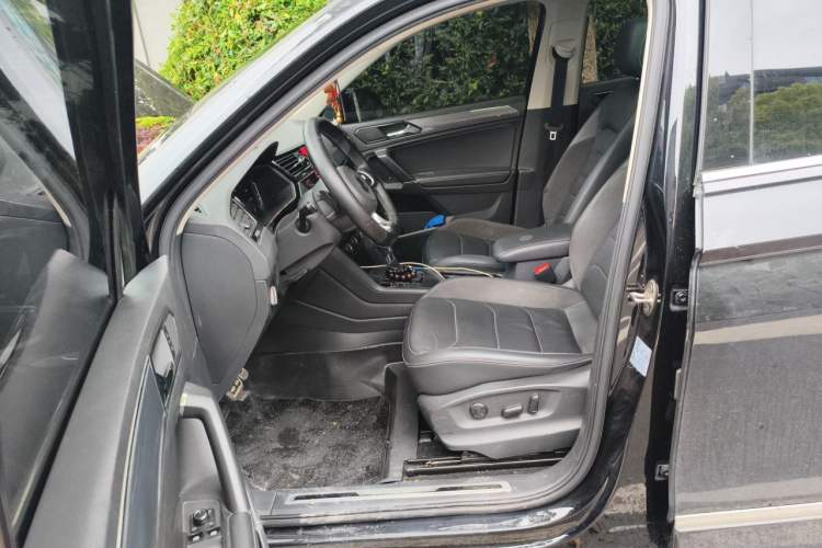 Used Volkswagen Tiguan L 2021 330TSI Automatic Two-Wheel Drive R-Line Enhanced Edition Left Front Seat