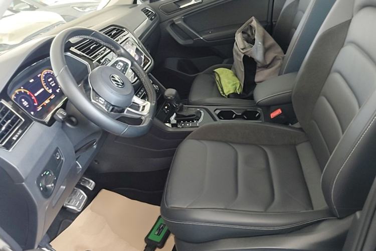 Used Volkswagen Tiguan L 2021 330TSI Automatic Two-Wheel Drive R-Line Enhanced Edition Left Front Seat