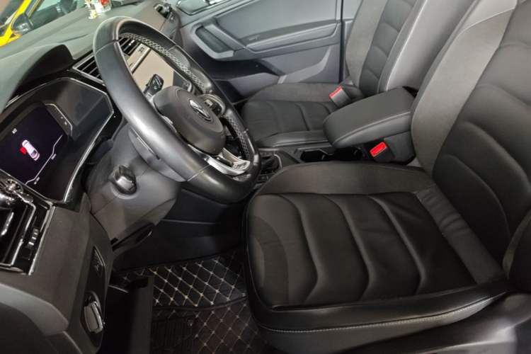 Used Volkswagen Tiguan L 2021 330TSI Automatic Two-Wheel Drive R-Line Enhanced Edition Left Front Seat