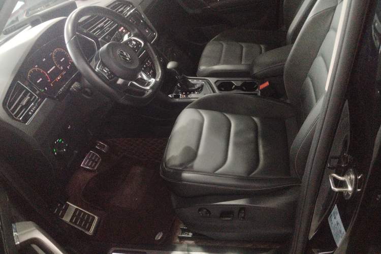 Used Volkswagen Tiguan L 2021 330TSI Automatic Two-Wheel Drive R-Line Enhanced Edition Left Front Seat