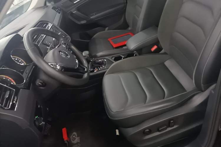 Used Volkswagen Tiguan L 2021 330TSI Automatic Two-Wheel Drive Smart Edition Left Front Seat