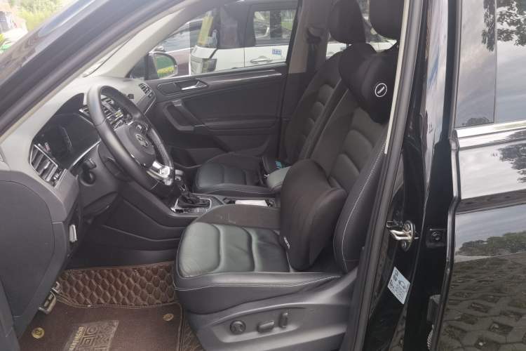 Used Volkswagen Tiguan L 2021 330TSI Automatic Two-Wheel Drive R-Line Enhanced Edition Left Front Seat
