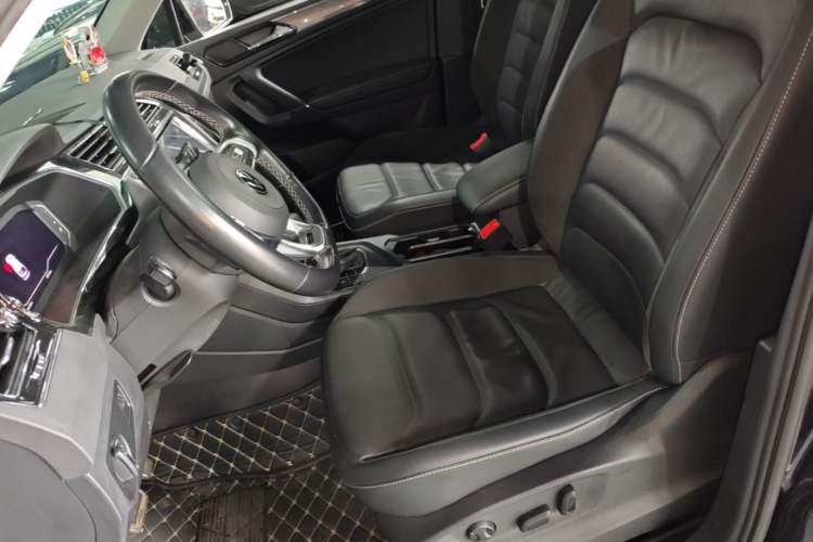 Used Volkswagen Tiguan L 2021 330TSI Automatic Two-Wheel Drive R-Line Enhanced Edition Left Front Seat