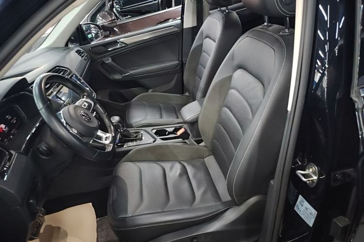 Used Volkswagen Tiguan L 2021 330TSI Automatic Two-Wheel Drive R-Line Enhanced Edition Left Front Seat