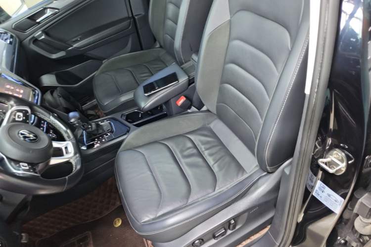 Used Volkswagen Tiguan L 2021 330TSI Automatic Two-Wheel Drive R-Line Enhanced Edition Left Front Seat