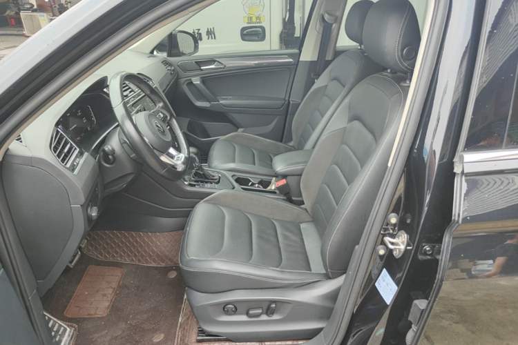 Used Volkswagen Tiguan L 2021 330TSI Automatic Two-Wheel Drive R-Line Enhanced Edition Left Front Seat