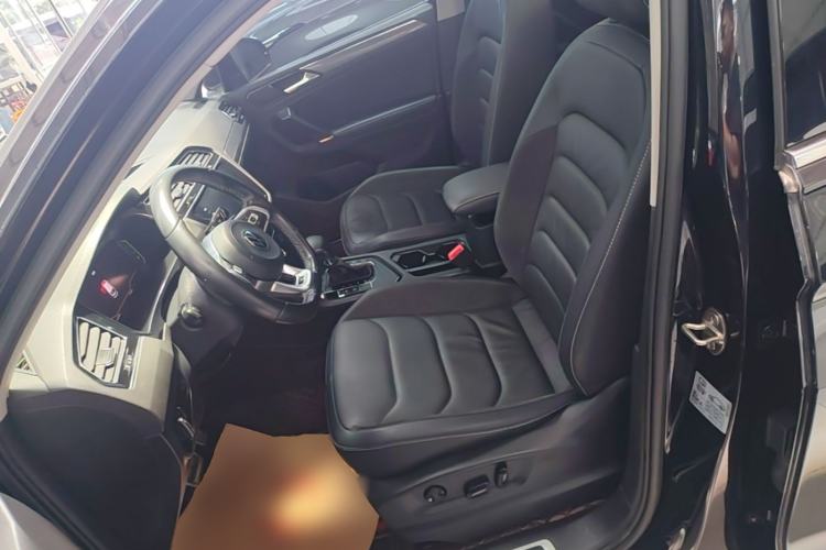 Used Volkswagen Tiguan L 2021 330TSI Automatic Two-Wheel Drive R-Line Enhanced Edition Left Front Seat