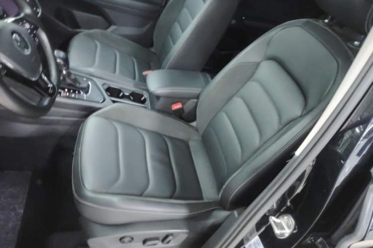 Used Volkswagen Tiguan L 2021 330TSI Automatic Two-Wheel Drive Smart Edition Left Front Seat