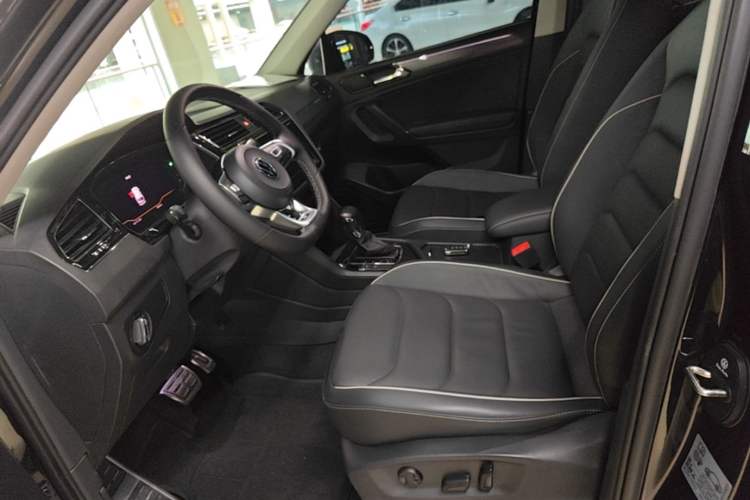 Used Volkswagen Tiguan L 2021 330TSI Automatic Two-Wheel Drive R-Line Flagship Edition Left Front Seat