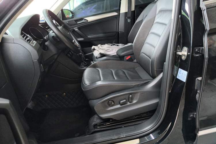 Used Volkswagen Tiguan L 2021 330TSI Automatic Two-Wheel Drive Smart Edition Left Front Seat