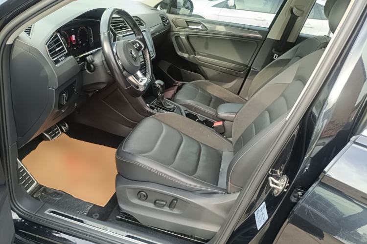Used Volkswagen Tiguan L 2021 330TSI Automatic Two-Wheel Drive R-Line Enhanced Edition Left Front Seat