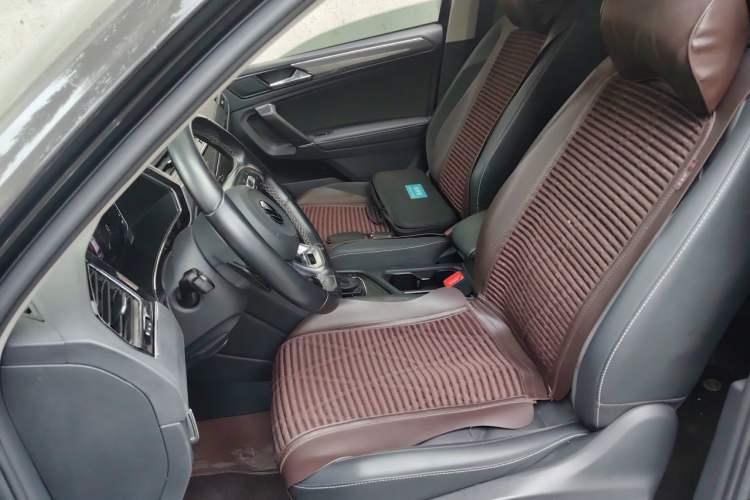 Used Volkswagen Tiguan L 2021 330TSI Automatic Two-Wheel Drive R-Line Enhanced Edition Left Front Seat