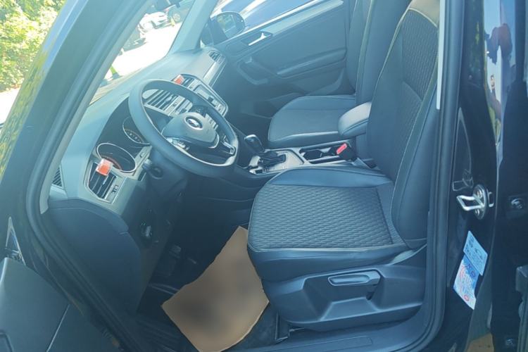 Used Volkswagen Tiguan L 2021 330TSI Automatic Two-Wheel Drive Comfort Edition Left Front Seat
