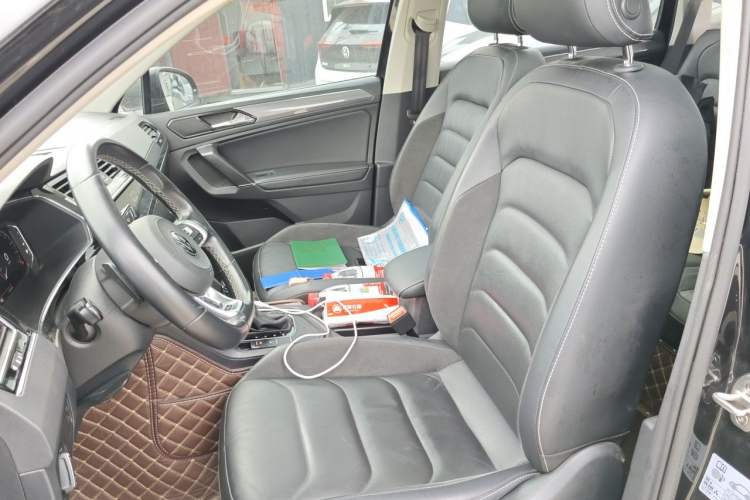 Used Volkswagen Tiguan L 2021 330TSI Automatic Two-Wheel Drive R-Line Enhanced Edition Left Front Seat