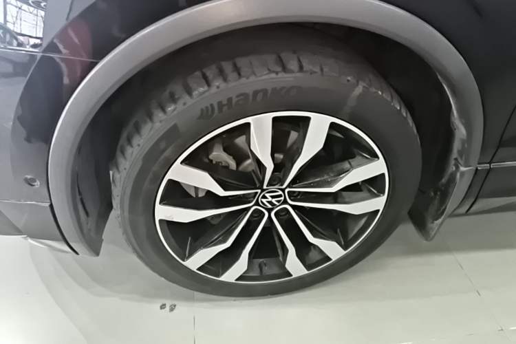 Used Volkswagen Tiguan L 2021 330TSI Automatic Two-Wheel Drive R-Line Enhanced Edition Left Front Wheel Hub