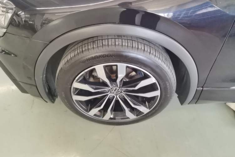 Used Volkswagen Tiguan L 2021 380TSI Automatic All-Wheel Drive R-Line Comfort Plus 7-Seater Left Front Wheel Hub
