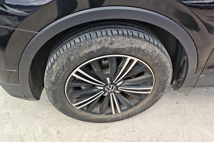 Used Volkswagen Tiguan L 2021 280TSI Automatic Two-Wheel Drive Smart Edition Left Front Wheel Hub